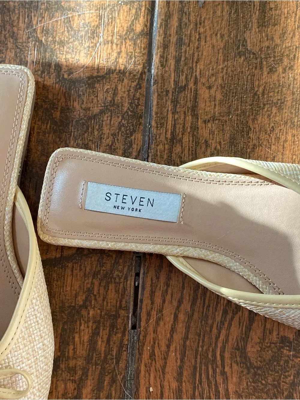 Steve Madden Beige Woven Pointed-Toe Bow Slip-On Mules - Picture 2 of 3